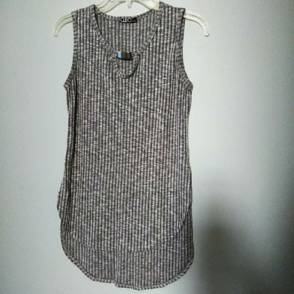 Sleeveless Gray Top Size S